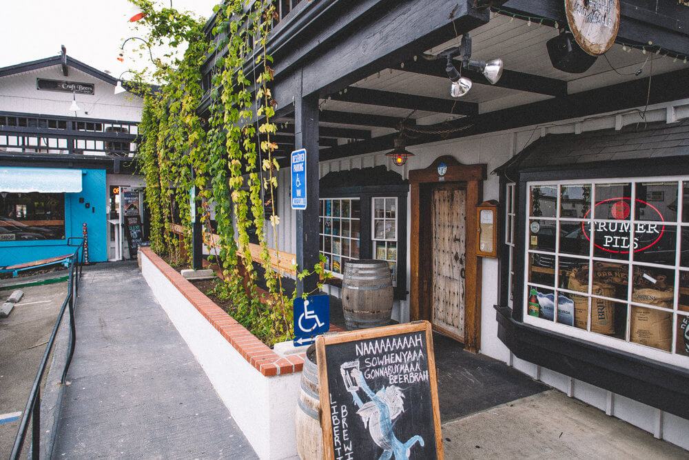 restaurant serving outdoor breakfast in slo